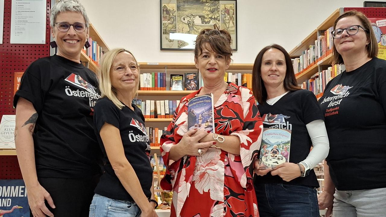 Teambild mit Angela Szivatz