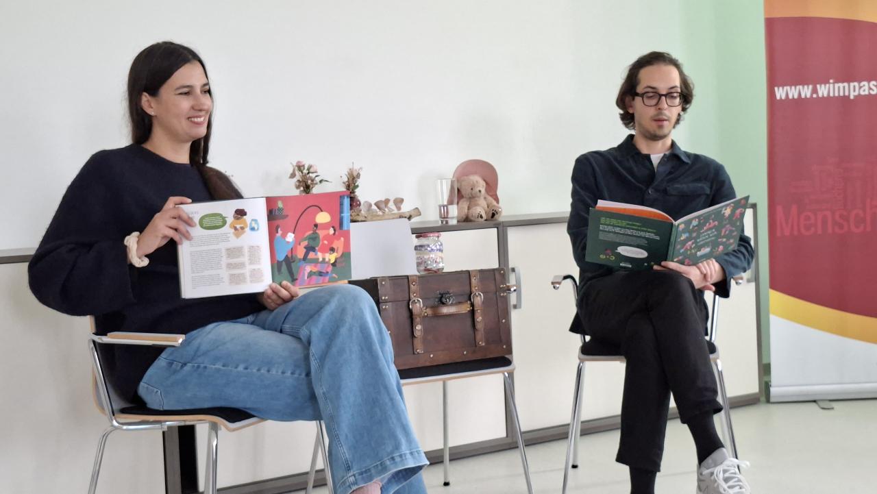 Teresa Mossbauer und León Schellhaas lesen